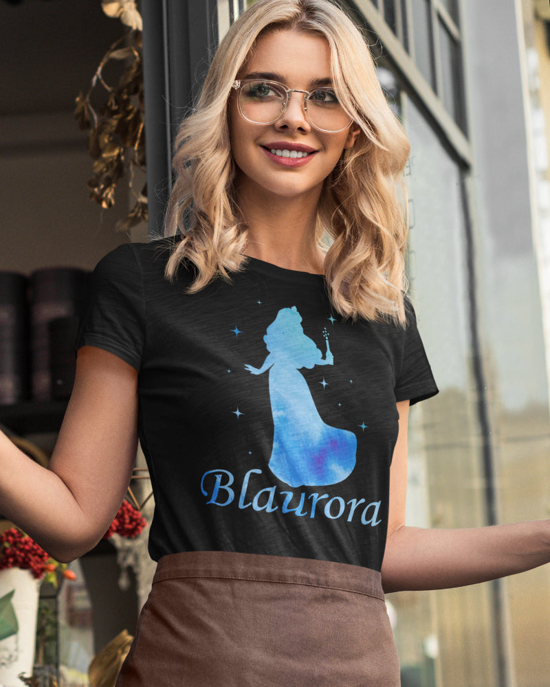 Blaurora Damen T-Shirt – lustige Dornröschen Parodie mit Suffflasche Bio Shirt