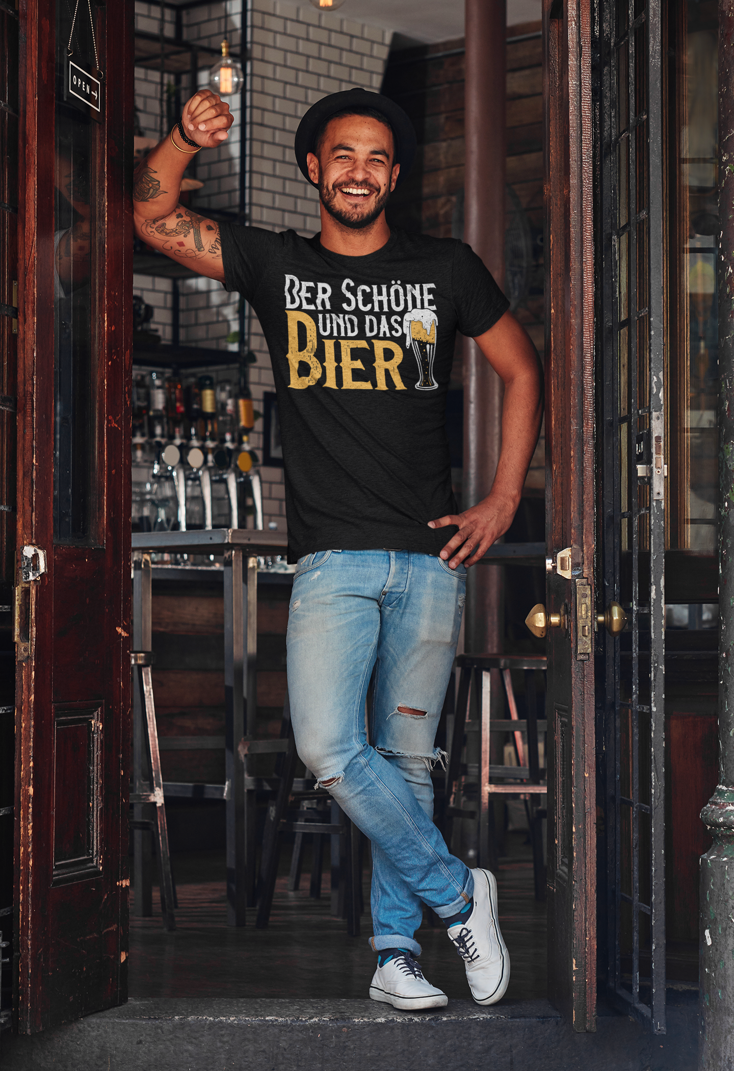 Der Schöne und das Bier - Herren Shirt