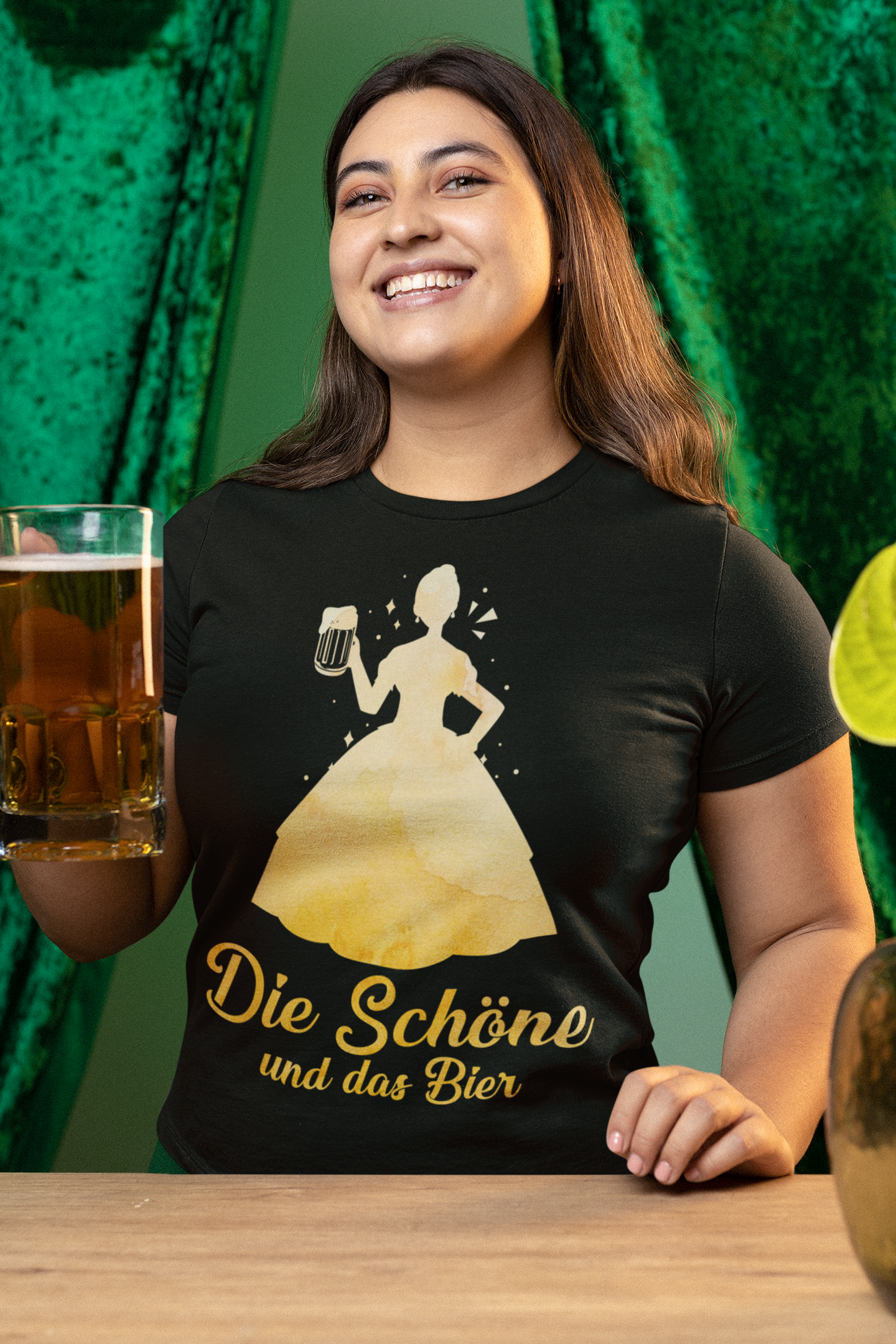 Die schöne und das Bier - Prinzessin Aquarell - Damenshirt