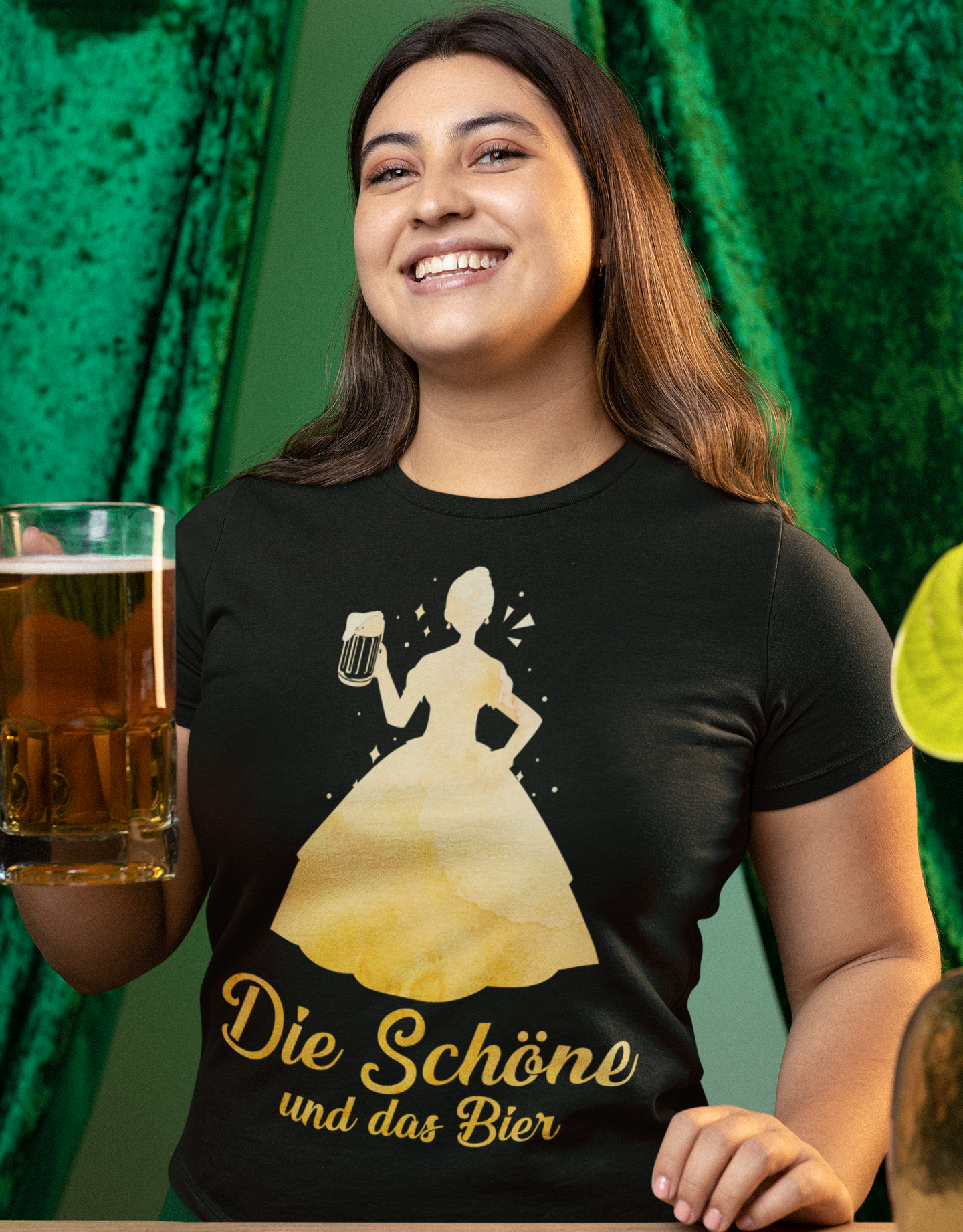 Die schöne und das Bier - Prinzessin Aquarell - Damenshirt