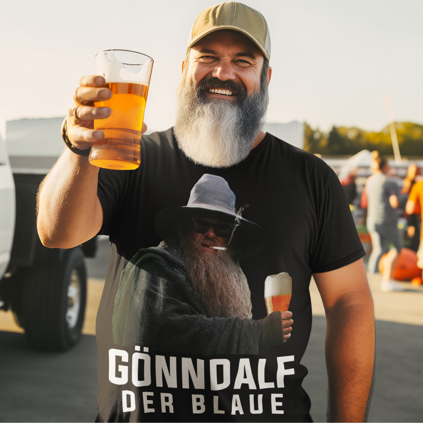 Gönndalf der Blaue Herren Shirt Model mit Bier