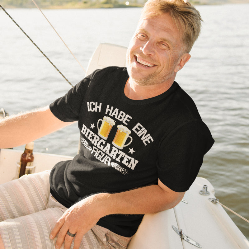 Herren Baumwollshirt mit Witz Aufschrift Biergarten Figur – Geschenk Bierfans