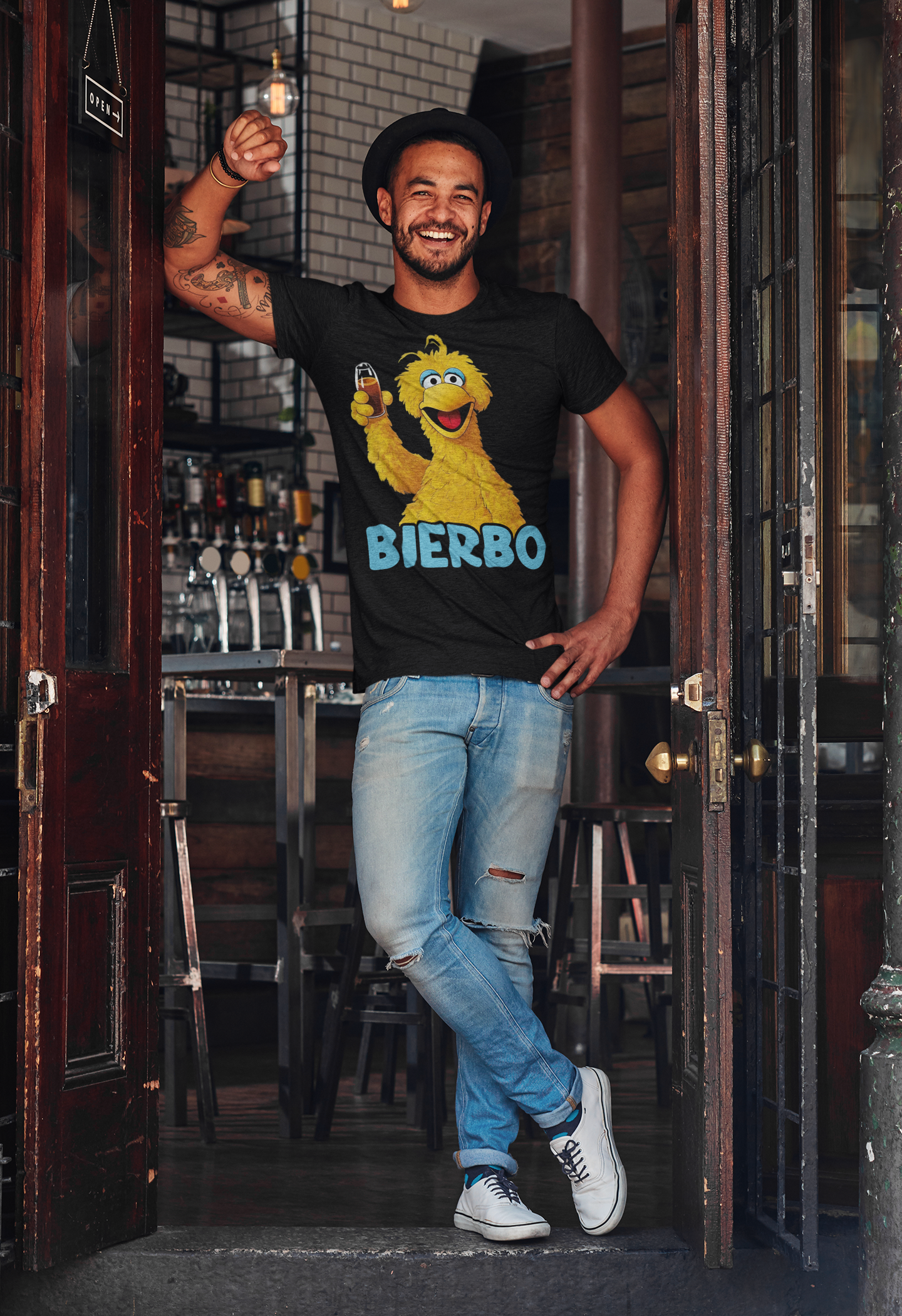 Sesamstrasse Bibo Bierbo Herren Shirt mit Model