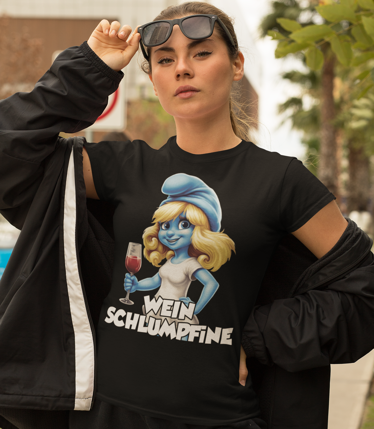 Wein Schlumpfine Grafik - Damenshirt