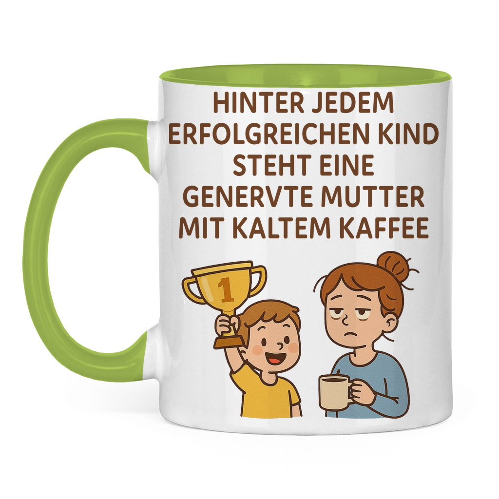 Zweifarbige Tasse genervte Mutter mit kaltem Kaffe in hellgrün