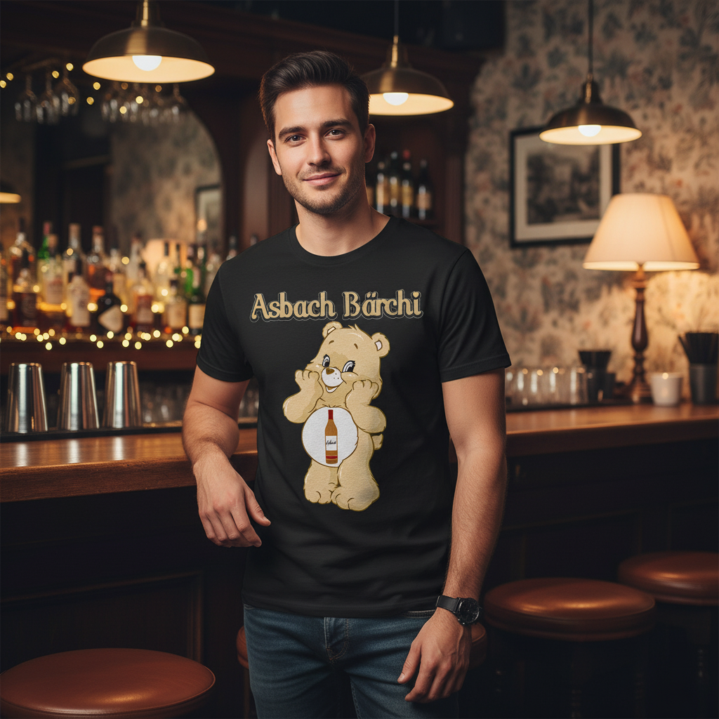 Herren Shirt schwarz Asbach Bärchi Glücksbärchis getragen in Bar Weinbrand Atmosphäre Lifestyle Alkohol Shirt