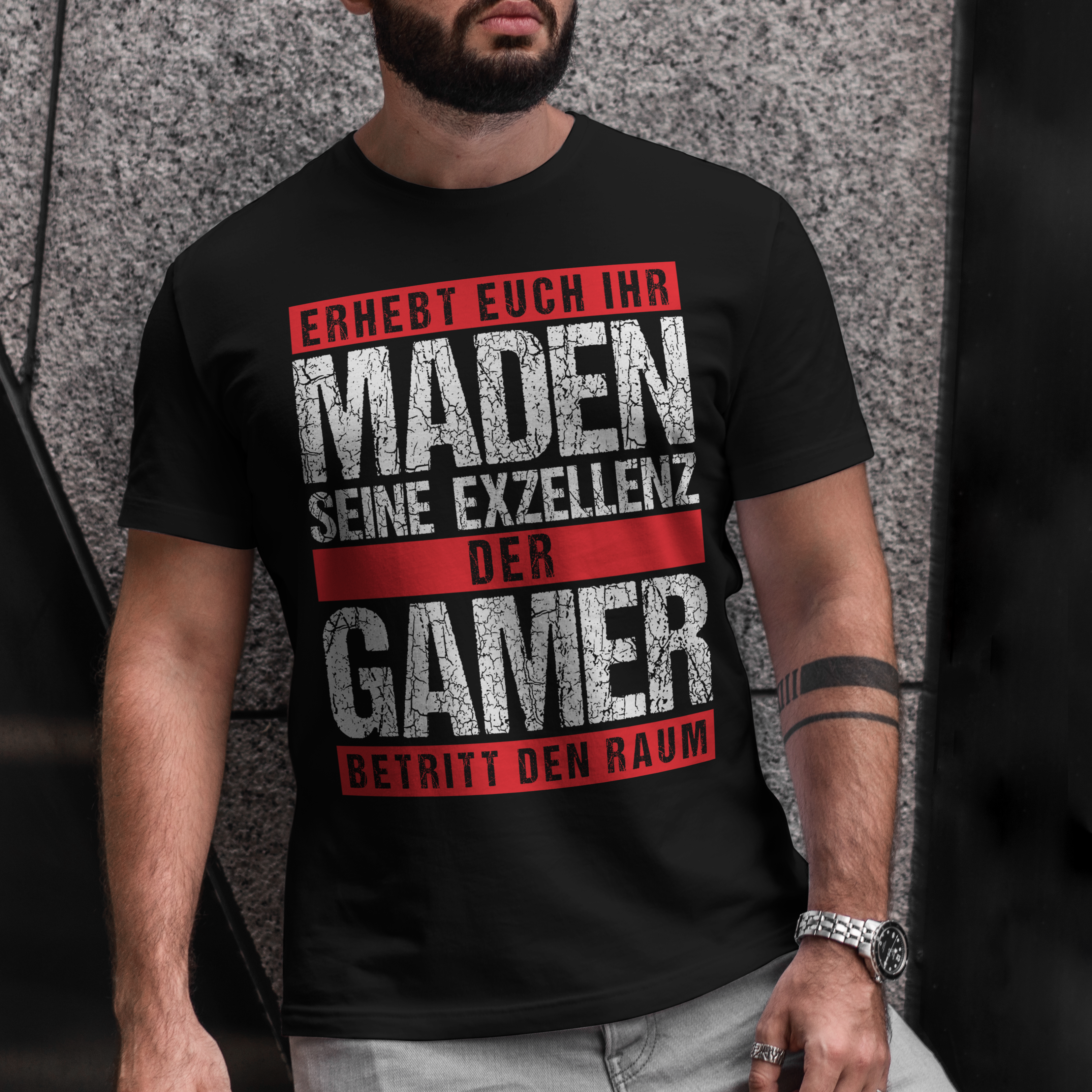 Erhebt euch ihr Maden – Gamer Spruchshirt für Männer mit Dominanz & Humor
