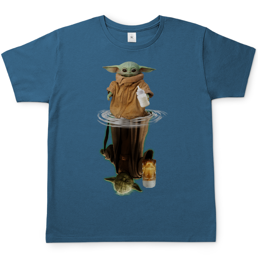 Baby Grogu und Meister Yoda mit Bier - Herren Shirt Stone Blue