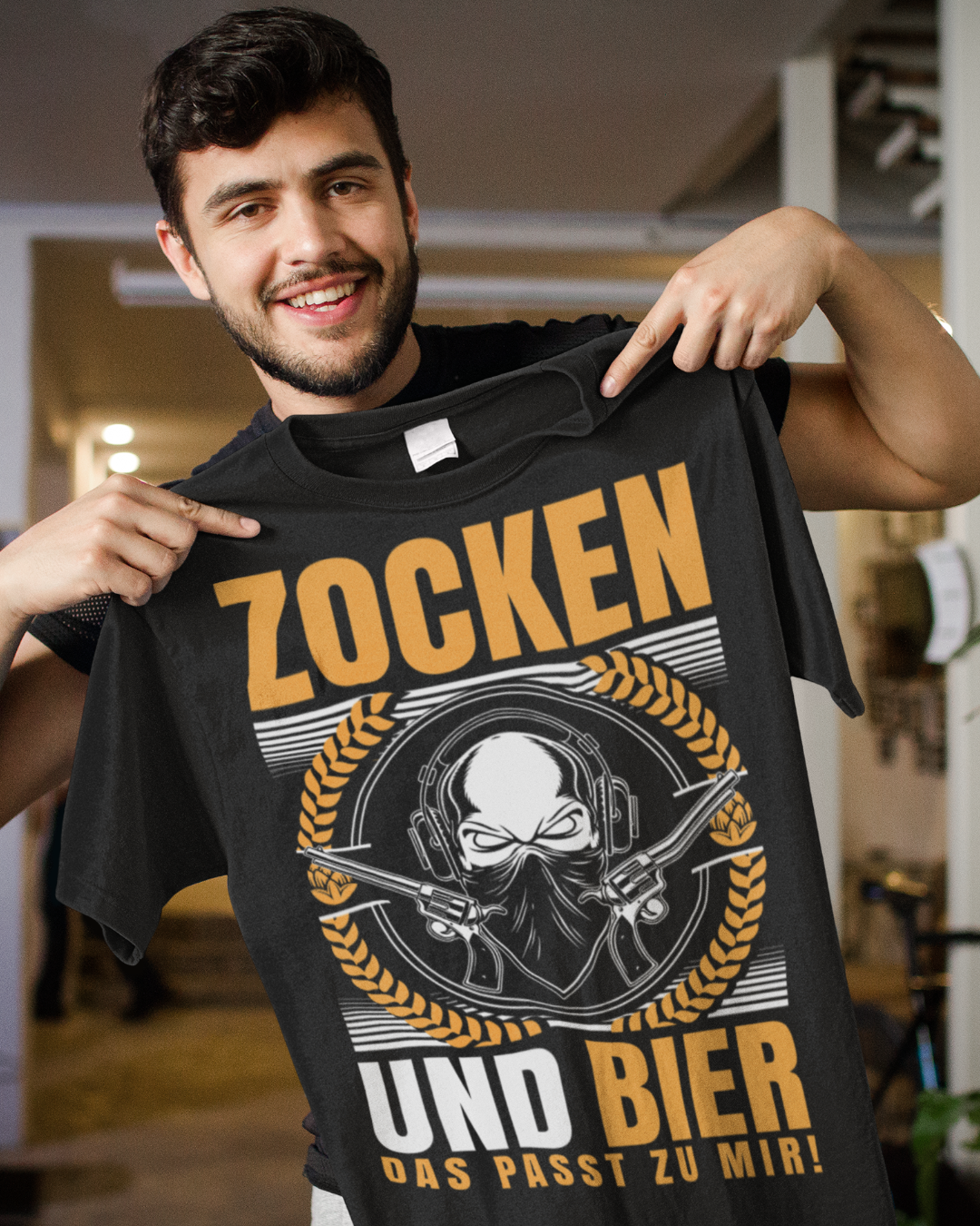 Zocken und Bier Shirt Männer – Gamer Geschenk für Bierliebhaber & Zocker