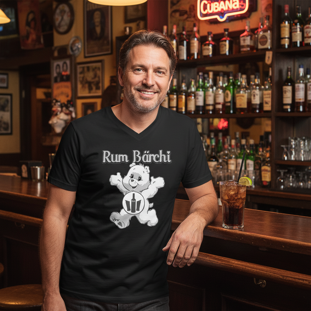 Havanna-Bar mit Vintage-Deko und Rum Bärchi V-Neck Shirt, kubanische Atmosphäre und warmes Licht
