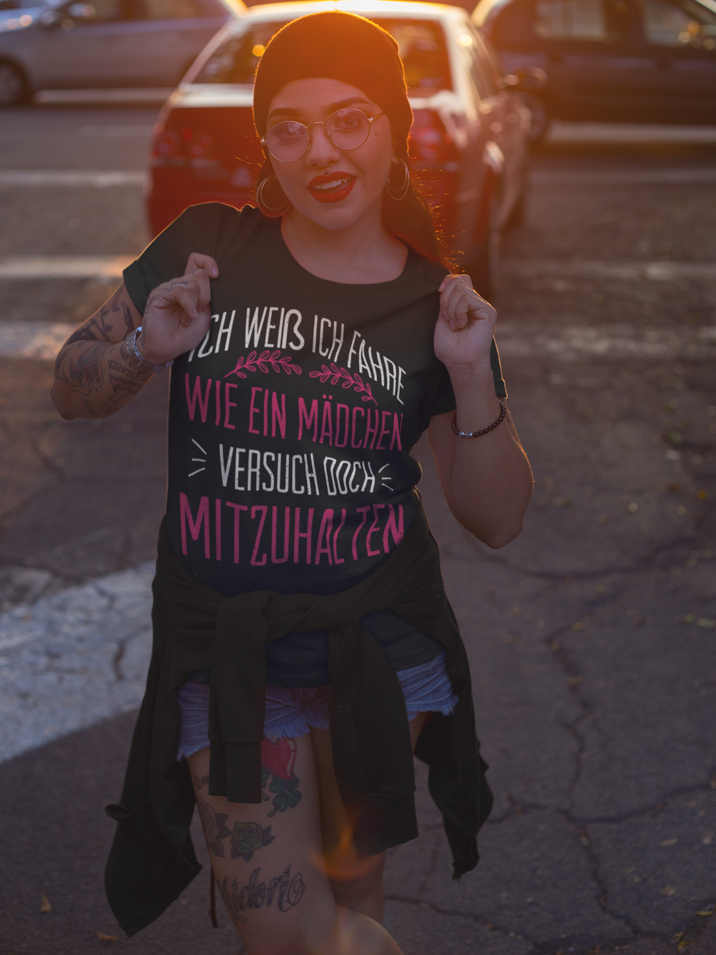 Frauenpower T-Shirt – Ich fahre wie ein Mädchen versuch doch mitzuhalten Design