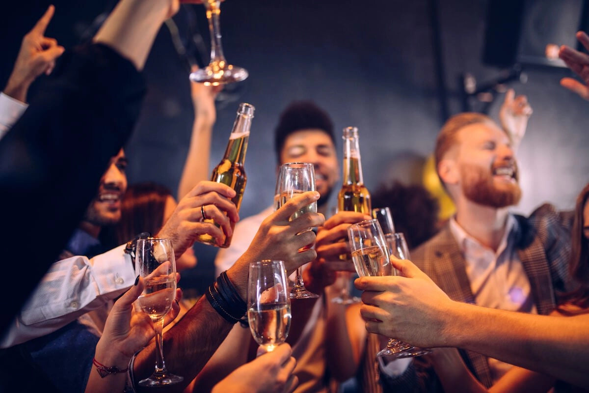 Was kann die berauschende Wirkung von Alkohol verstärken? – Vivalabavaria