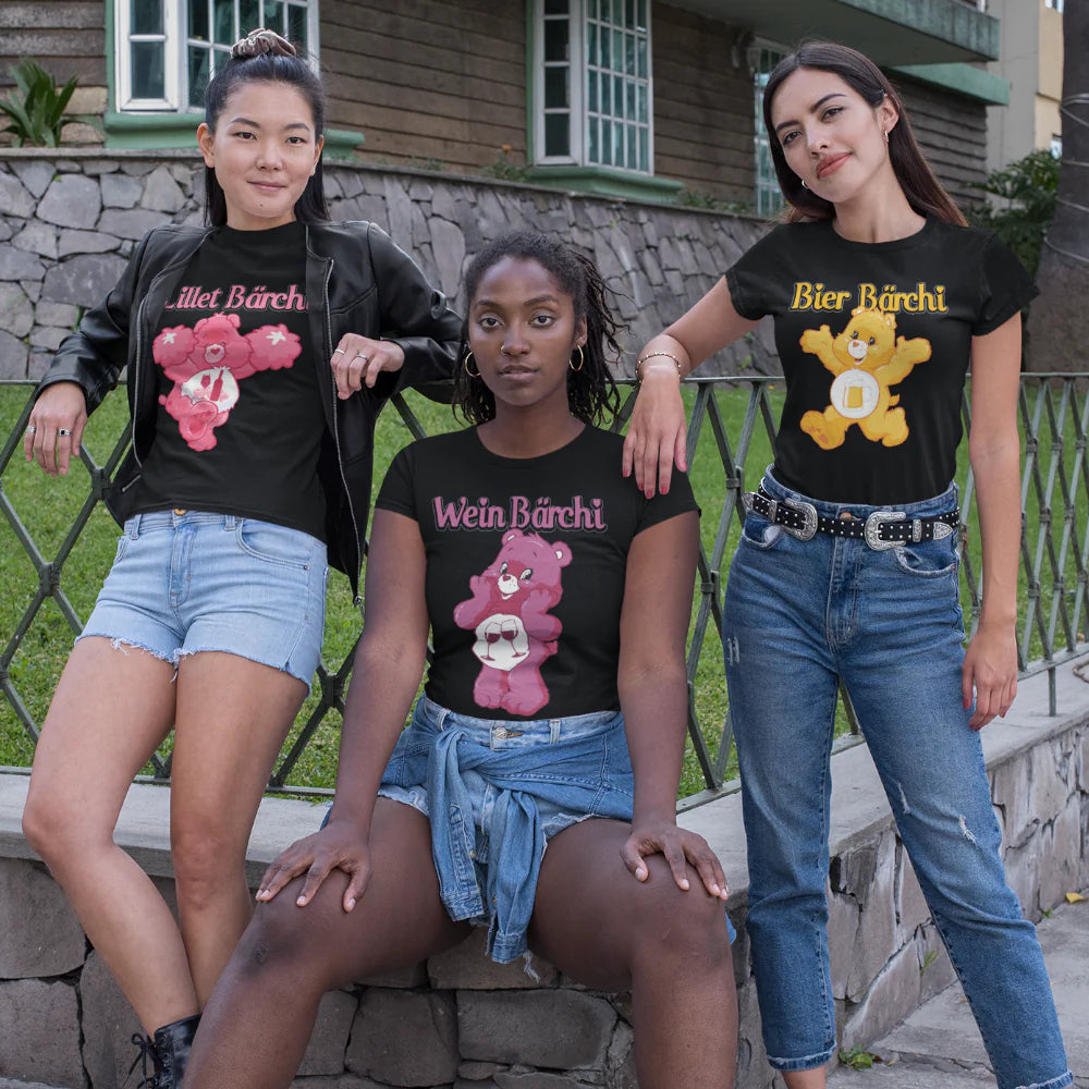 Freundinnen mit verschiedenen Glücksbärchi Shirts