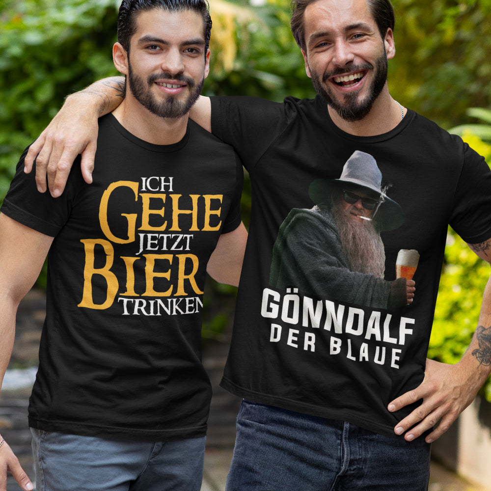 Zwei Freunde mit Herr der Ringe T-Shirts
