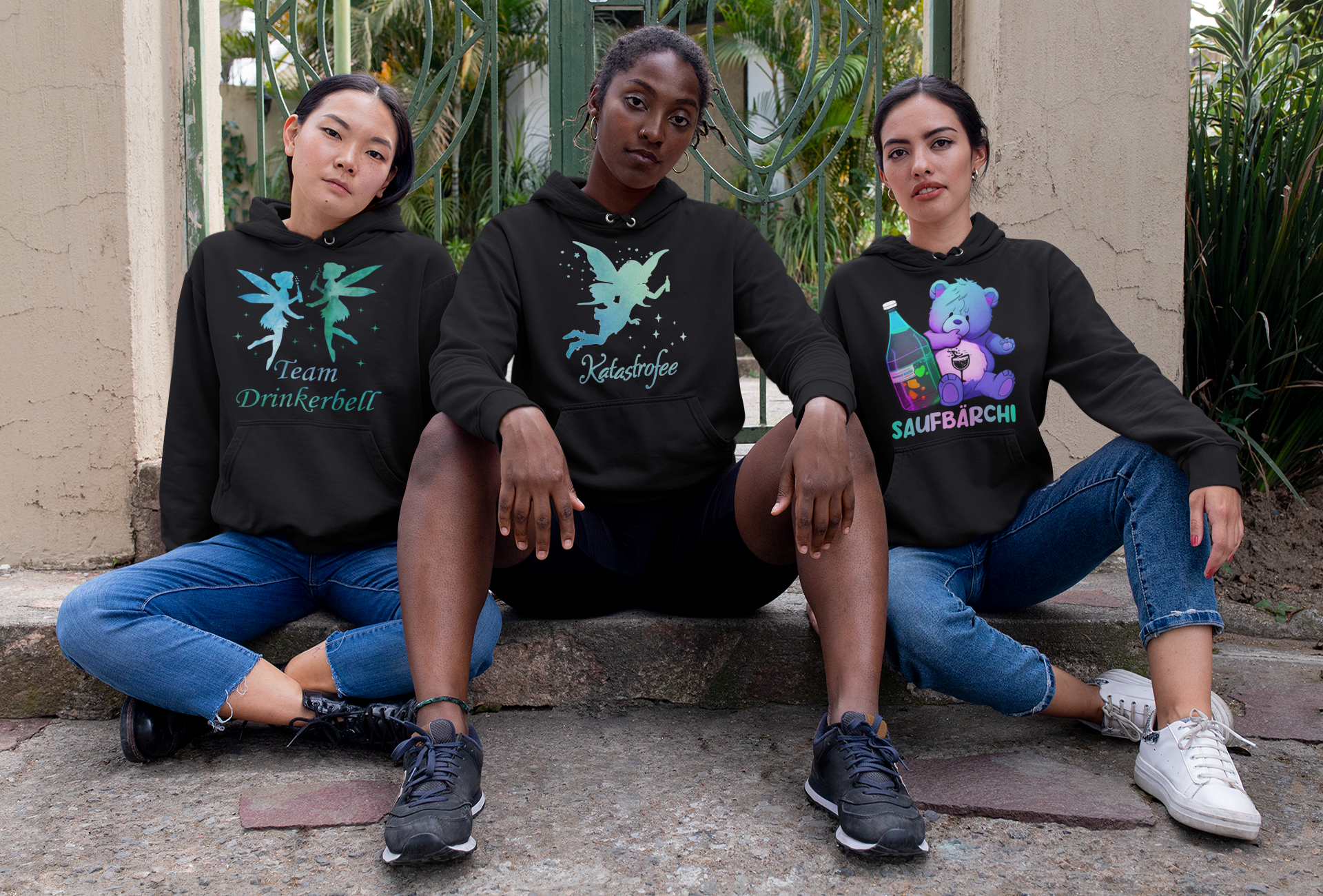 Drei Frauen mit verschiedenen Vivalabavaria.com Damen Hoodies