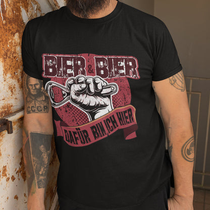 Bier &amp; Bier dafür bin ich hier – Lustiges Männer T-Shirt mit Trink-Spruch