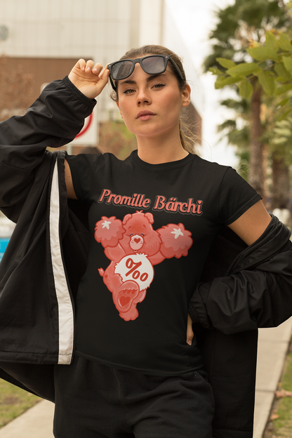Blonde Frau mit Schwarzem Damenshirt mit Promille Bärchi Glücksbärchi Design