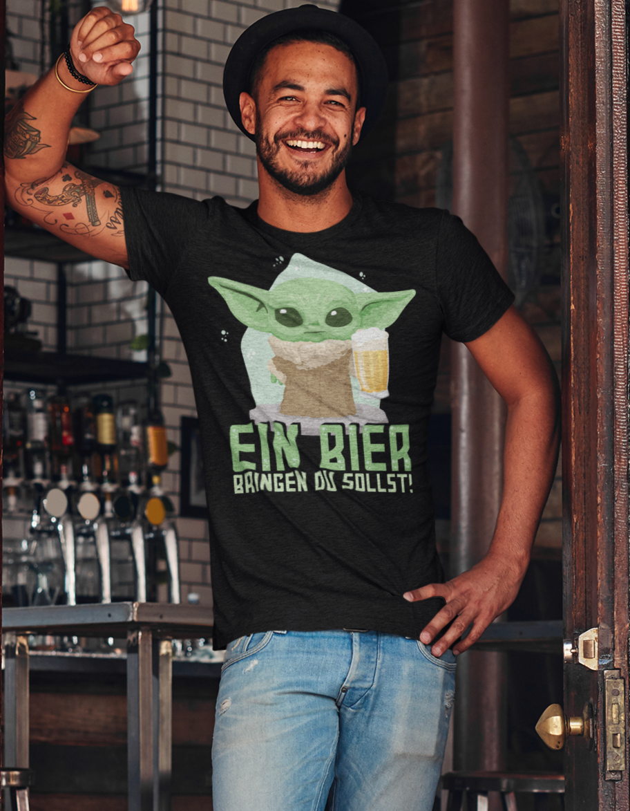 Ein Bier bringen du sollst – Herren Bio T-Shirt | Baby Yoda Grogu Parodie