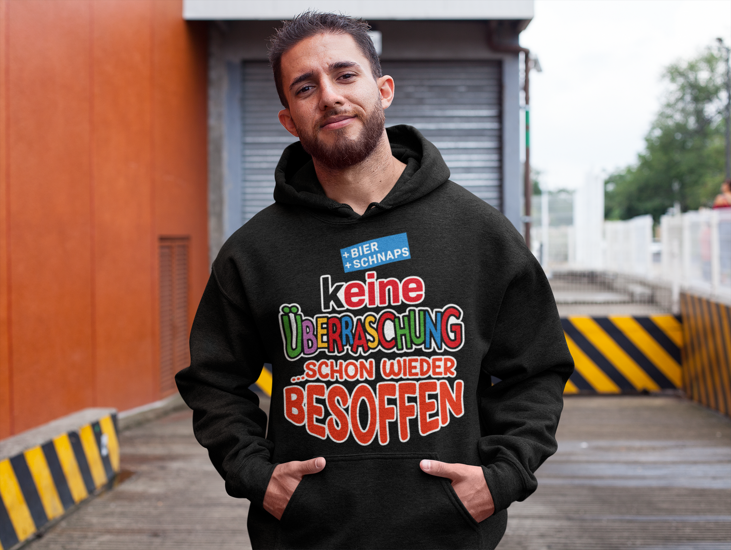 Keine Überraschung - schon wieder besoffen - Unisex Hoodie