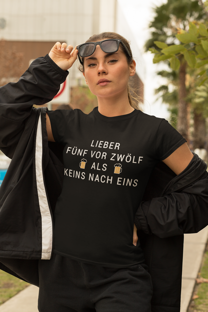Lieber fünf vor zwölf als keins nach eins - Damen Premium Bio T-Shirt Schwarz