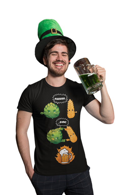 Ein Mann trägt das Bier Fusion Shirt im Studio und hält ein Bier in der Hand