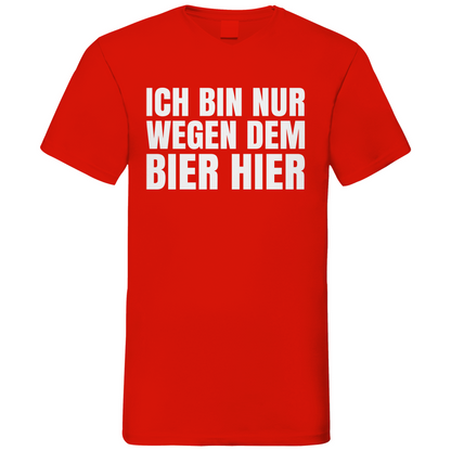 Ich bin nur wegen dem Bier hier - Herren V-Neck Shirt Red