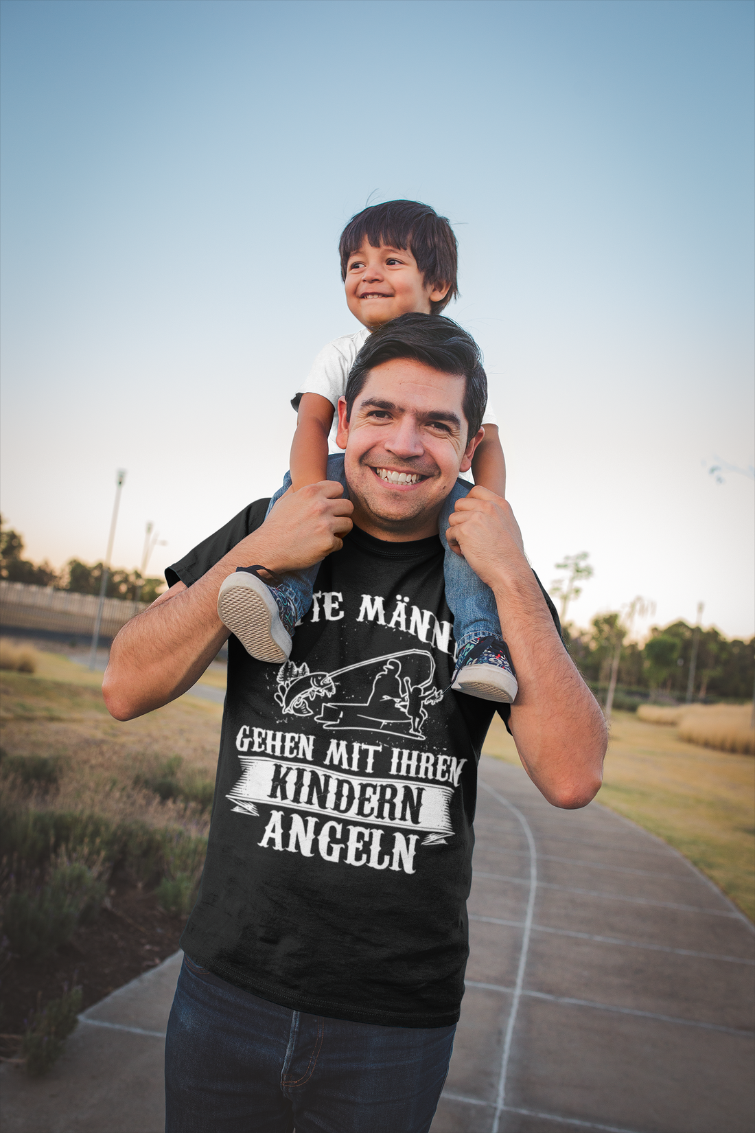 Angler Vater T-Shirt – Echte Männer gehen mit ihren Kindern angeln Design