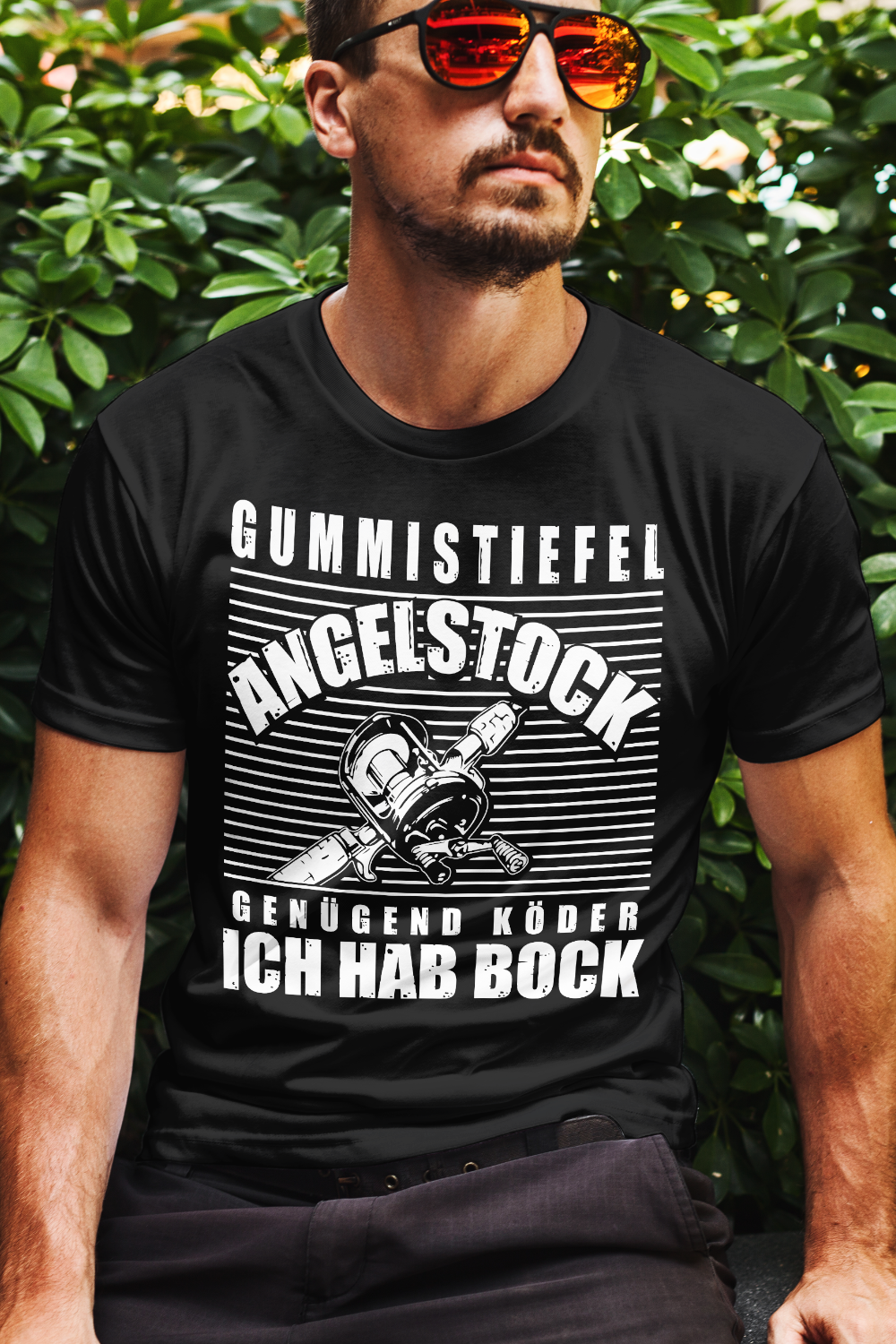 Funshirt für Angler mit Spruch – Angelstock Gummistiefel Köder Männer Shirt