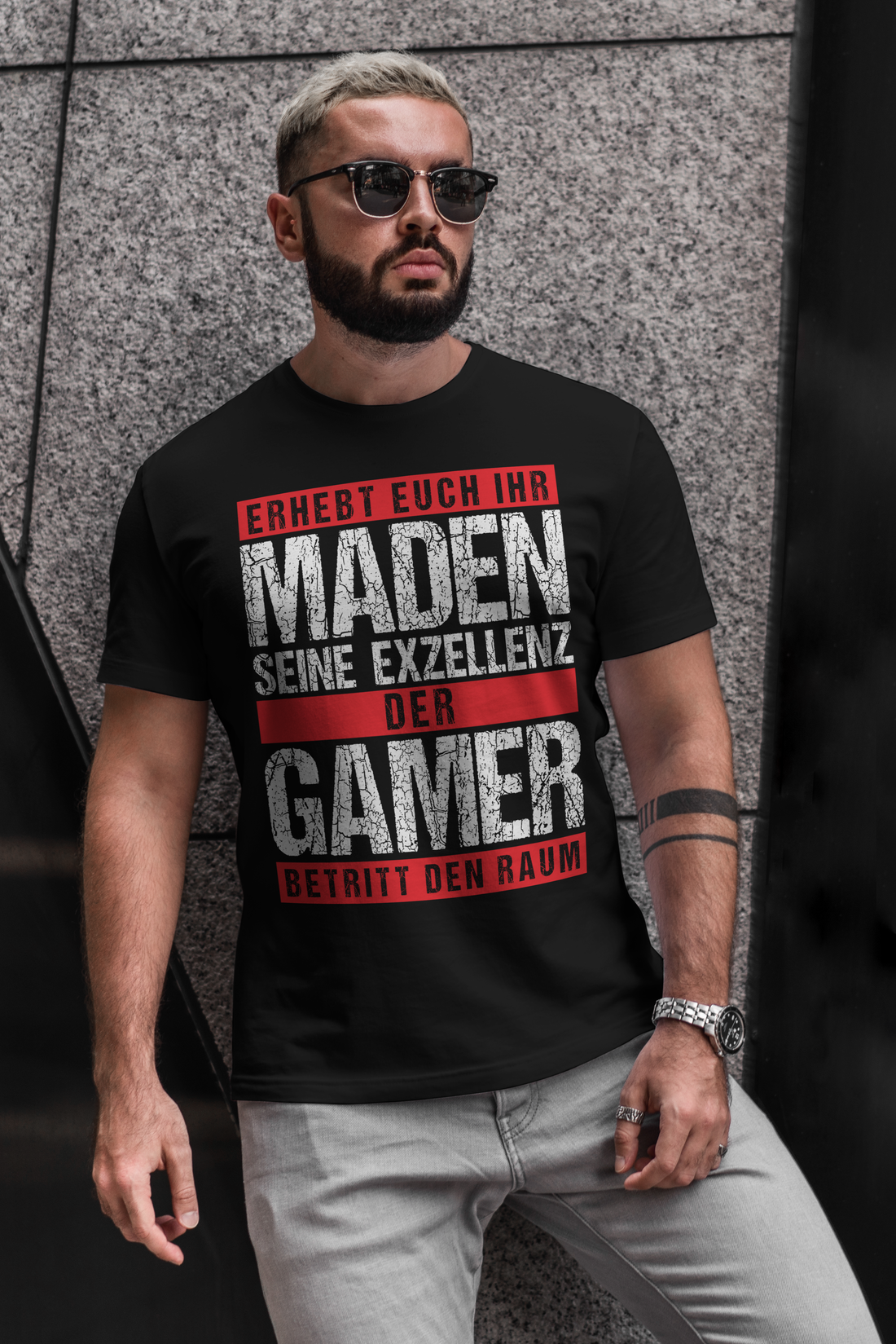 Erhebt euch ihr Maden – Gamer Spruchshirt für Männer mit Dominanz &amp; Humor