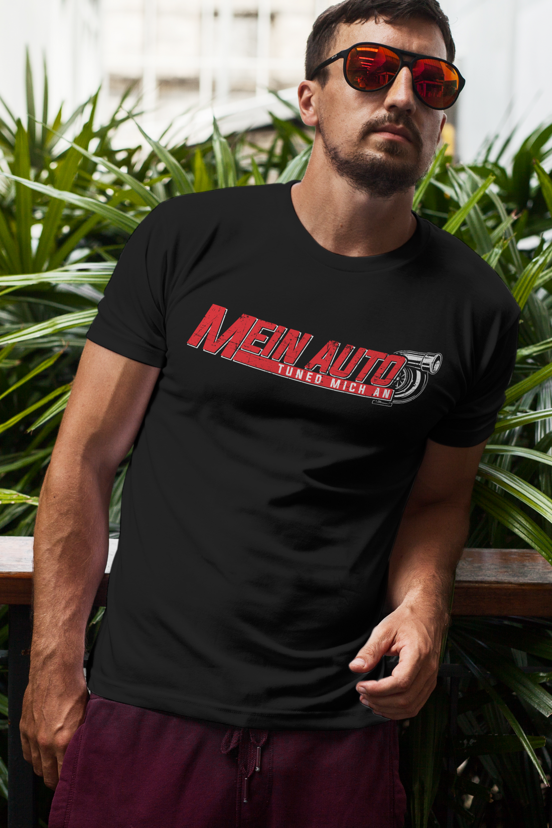 Mein Auto tuned mich an – Lustiges Tuning Shirt für Männer mit Humor &amp; PS