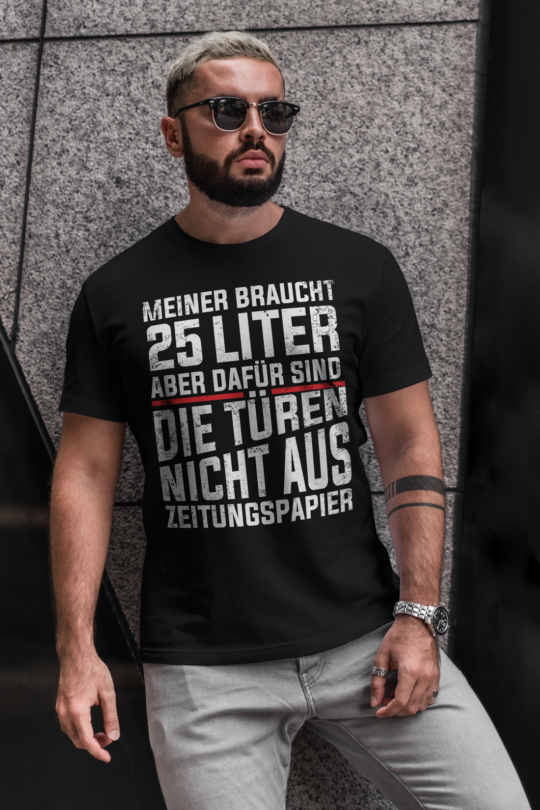 Muscle Car Shirt Männer – 25 Liter Verbrauch und keine Türen aus Zeitungspapier
