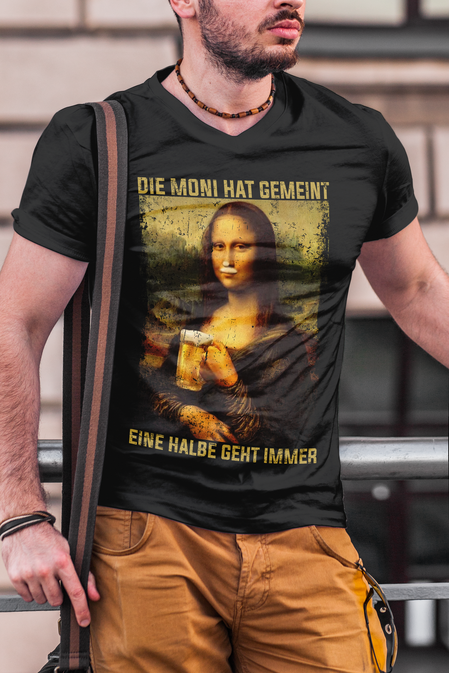 Herren Funshirt mit Bierwitz – Mona Lisa sagt eine Halbe geht immer