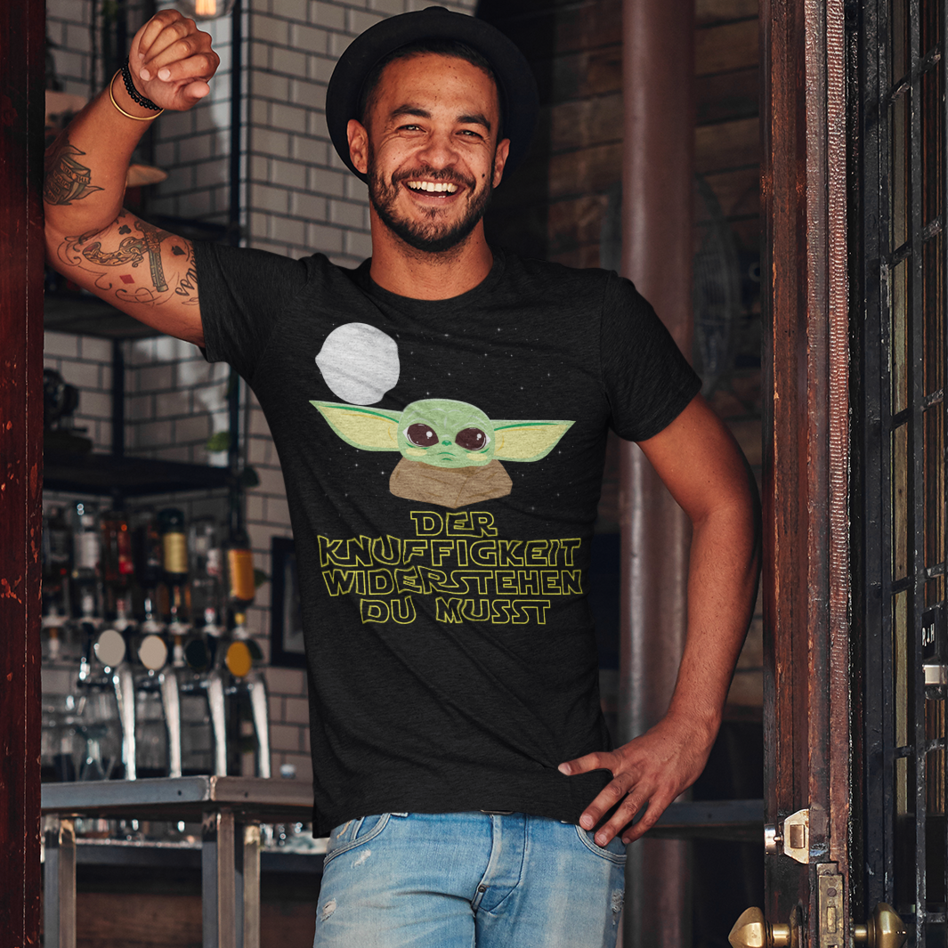 Der Knuffigkeit widerstehen du musst - Baby Yoda Grogu - Herren Shirt
