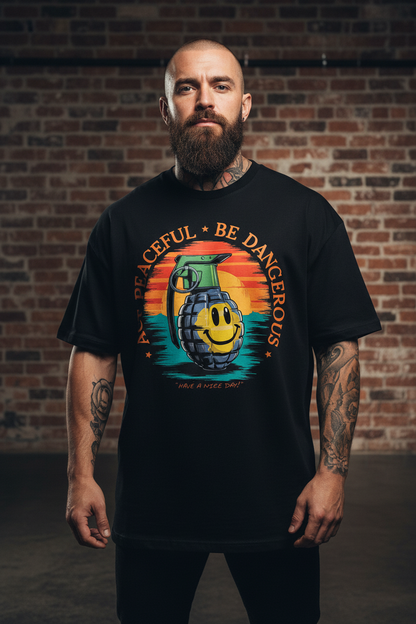 Jack &amp; Jones Oversize Act Peaceful Be Dangerous Handgranate Herren T-Shirt