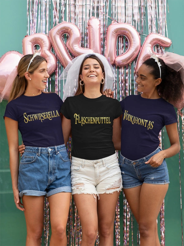 Drei Freundinnen beim Jungesellinnenabschied mit Prinzessinnen Shirts