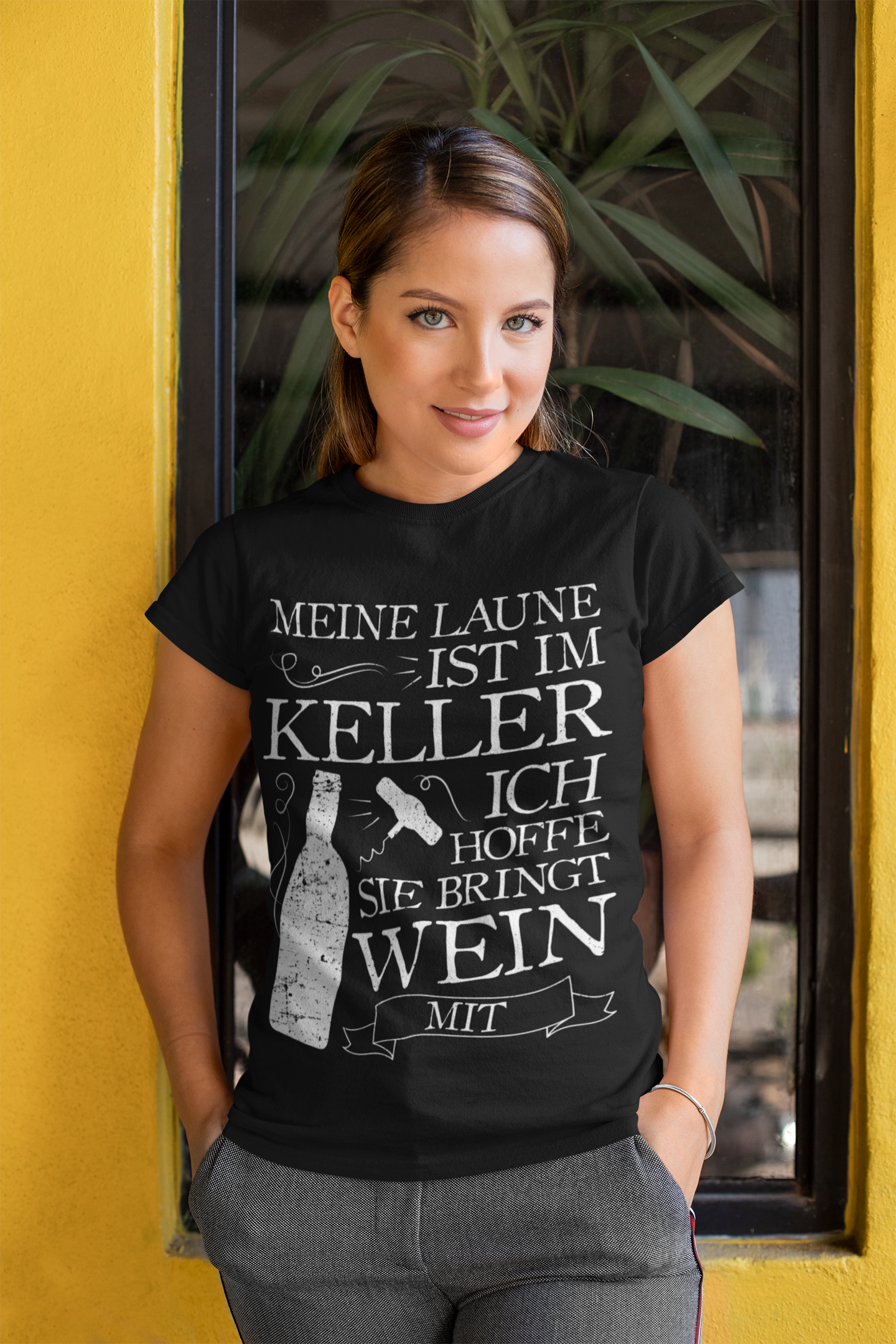 Meine Laune ist im Keller ich hoffe sie bringt Wein mit – Damen Bio T-Shirt